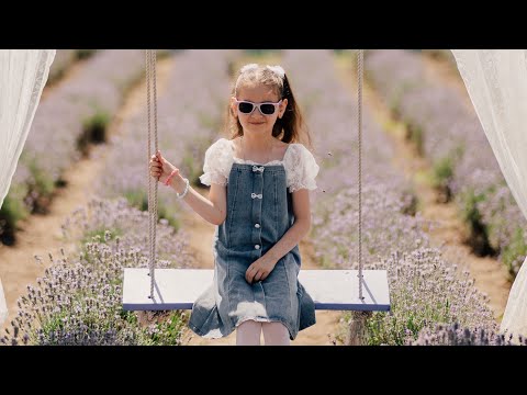 Alessia Airinei - Mica vedeta                                         Academia de Arte Modus Vivendi