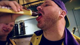 zu BAILA DE GASOLINA jetzt Video ansehen BAILA DE GASOLINA jetzt Video ansehen