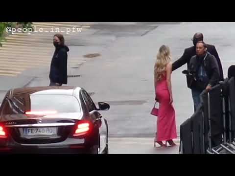 Angèle, Sharon Alexie et Just Riadh - Jacquemus "La Montagne" fashion show - 30.06.21