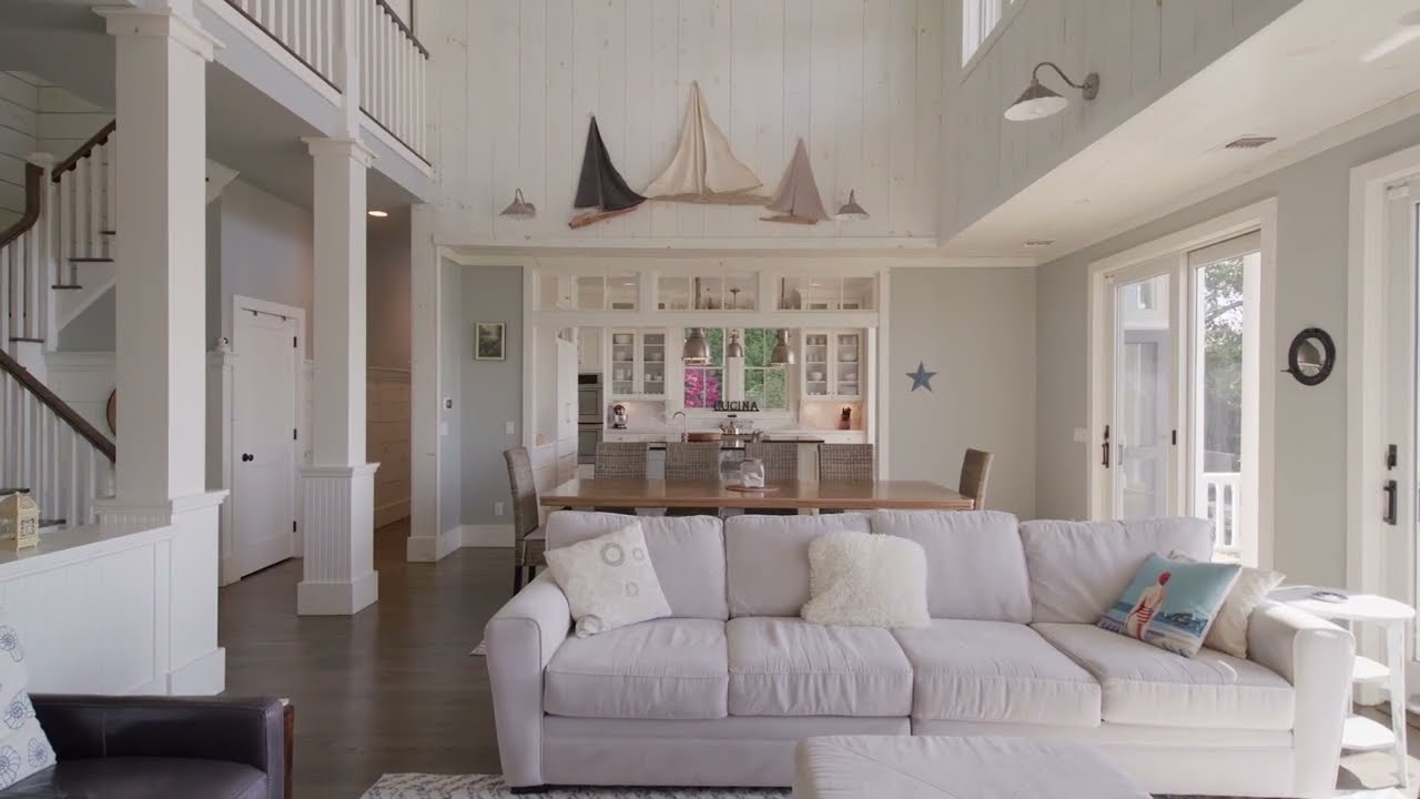 Virtual Tour of Nantucket-Style Bayfront Home at 3345 Cedar Lane in East Marion, NY