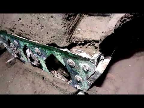 龐貝城附近發現的古馬車 (Ancient carriage uncovered near Pompeii)