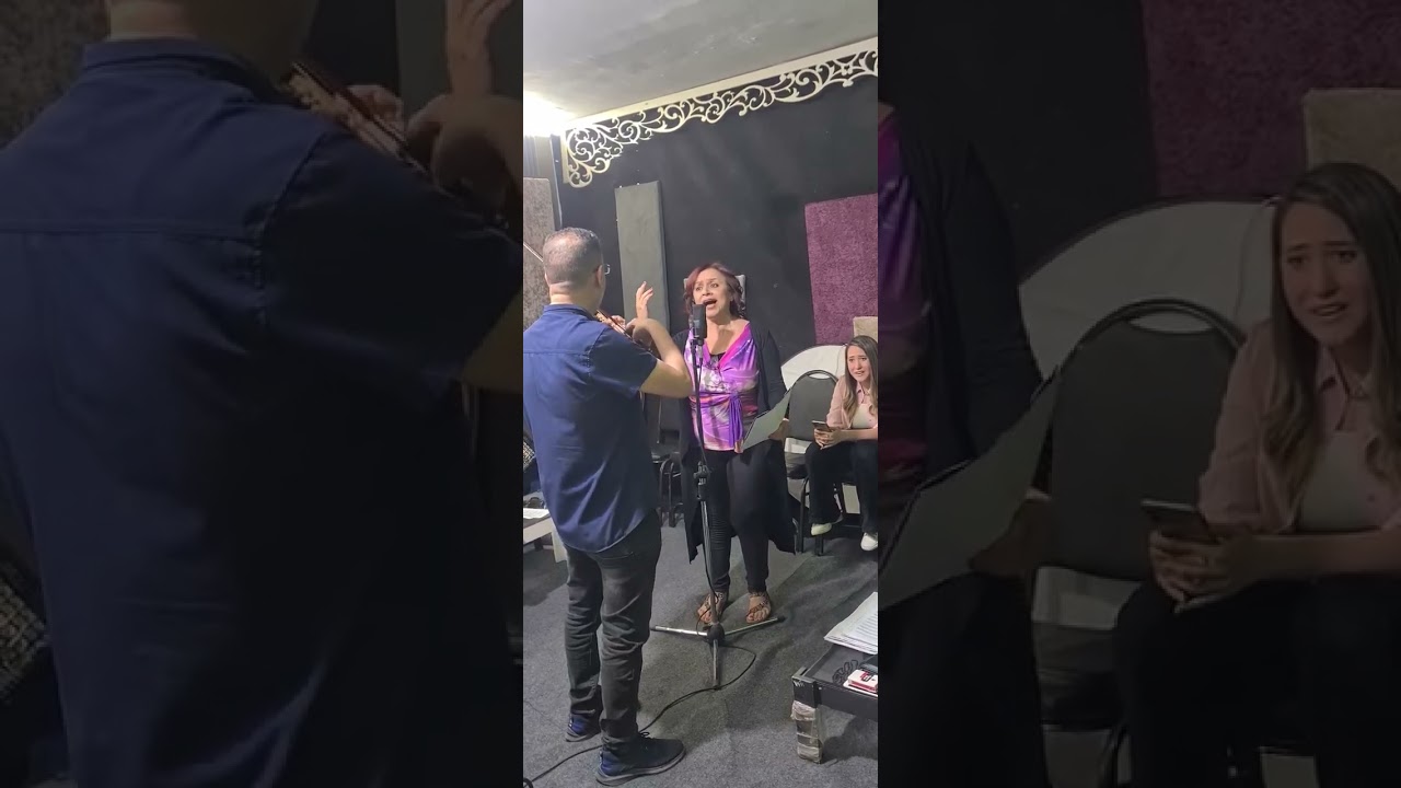 لقطة من معرض فني 2