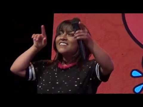 Paola Chuc con Francisco Paez y Hancer Premios Chiky 2019