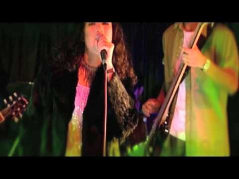 EZLYNN - "Hi Hi Bye Bye" (Official MV)