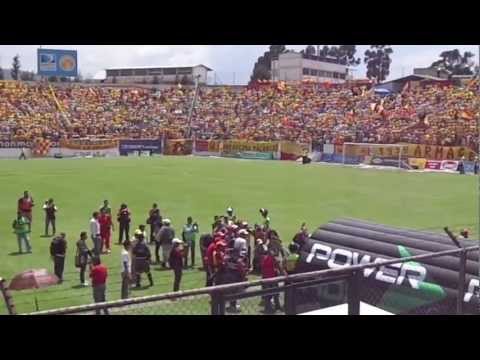 "El día en que la caldera del sur quedo pequeña" Barra: Armagedón &bull; Club: Aucas