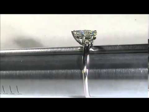 0 90ct Pear Shape Solitaire Ring L183