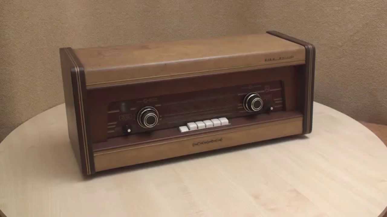 The Philips bx612a Hi-Q tuberadio set