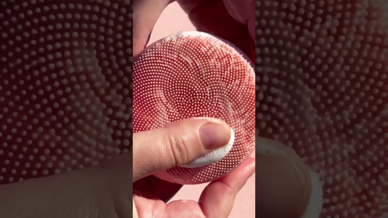 FOREO LUNA 4 Body Cleansing Device | LovelySkin