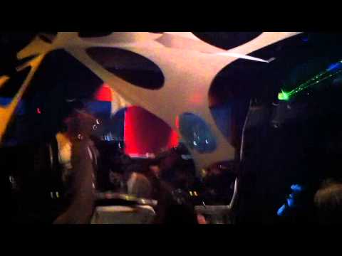 Justin Martin playing Girl Unit - Wut (Claude Von Stroke Remix)