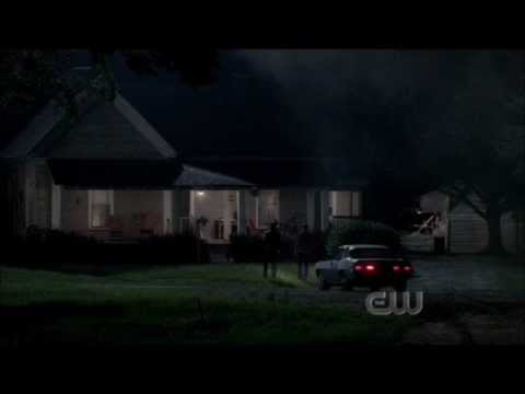 The Vampire Diaries 4x1-Damon: Yo hoo,anybody home? Big bad vampire out here
