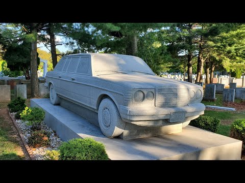 The Mercedes Benz grave of Ray Tse
