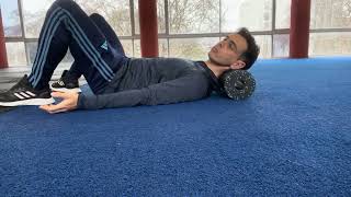 Movilización de columna cervical en flexo extensión con rolo foam roll