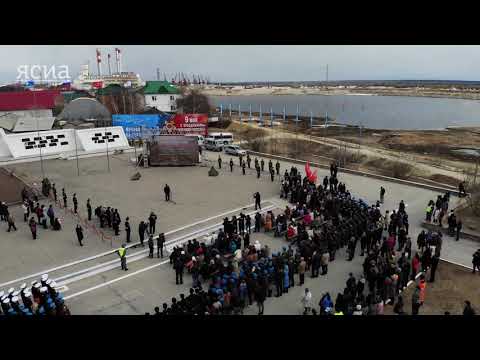 В Якутске водрузили Знамя Победы (ВИДЕО)