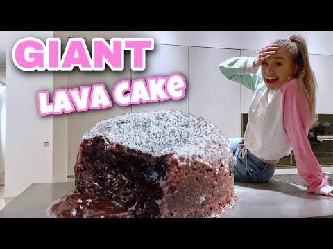 We're baking an XXXL chocolate lava cake 😍| Bibi