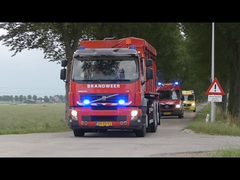 Brandweer met Spoed naar een Grote brand aan de Zuiderweg in de Westbeemster
