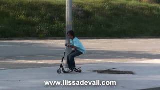 preview picture of video 'GERARD REALIZANDO  SCOOTER STREET EN MATARO Y LLIÇA DE VALL'