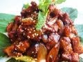 Korean spicy stir-fried pork (Dwaejigogi-bokkeum: 돼지고기볶음)