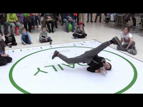 полуфинал дети 12лет - Lil Kirill vs Kesl, breakdance city battle - ТЦ 4Daily 20170422