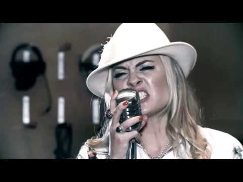 Mountain Climbing - Joe Bonamassa (Cover by Netta Laurenne)