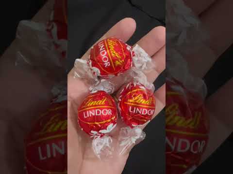 Lindt Lindor milk chocolate 🍫 #chocolate #lindor #shorts #youtubeshorts #trending #viral