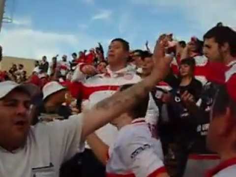 "BORRACHO DE LA CABEZA YO SIEMPRE VOY YO SOY HINCHA DE MORON DALE MOROON . MORON VS DANUBIO" Barra: Los Borrachos de Morón • Club: Deportivo Morón