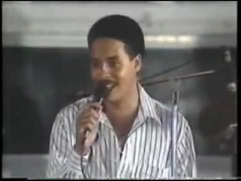 Issac Delgado ft NG La Banda - Necesito una amiga (Live)