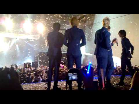 mnet singapore concert ending (fancam)