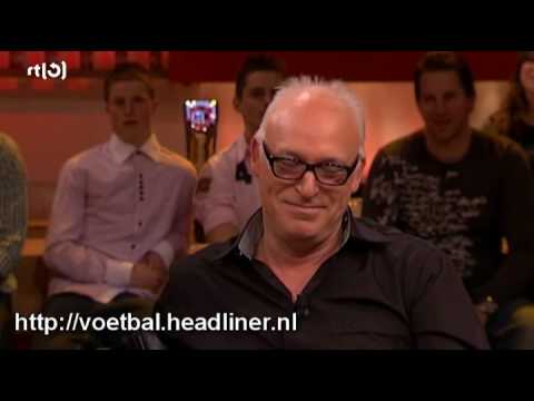 vd Gijp over het handgeschreven shirt van Wijnaldum (Voetbal International) (HQ)