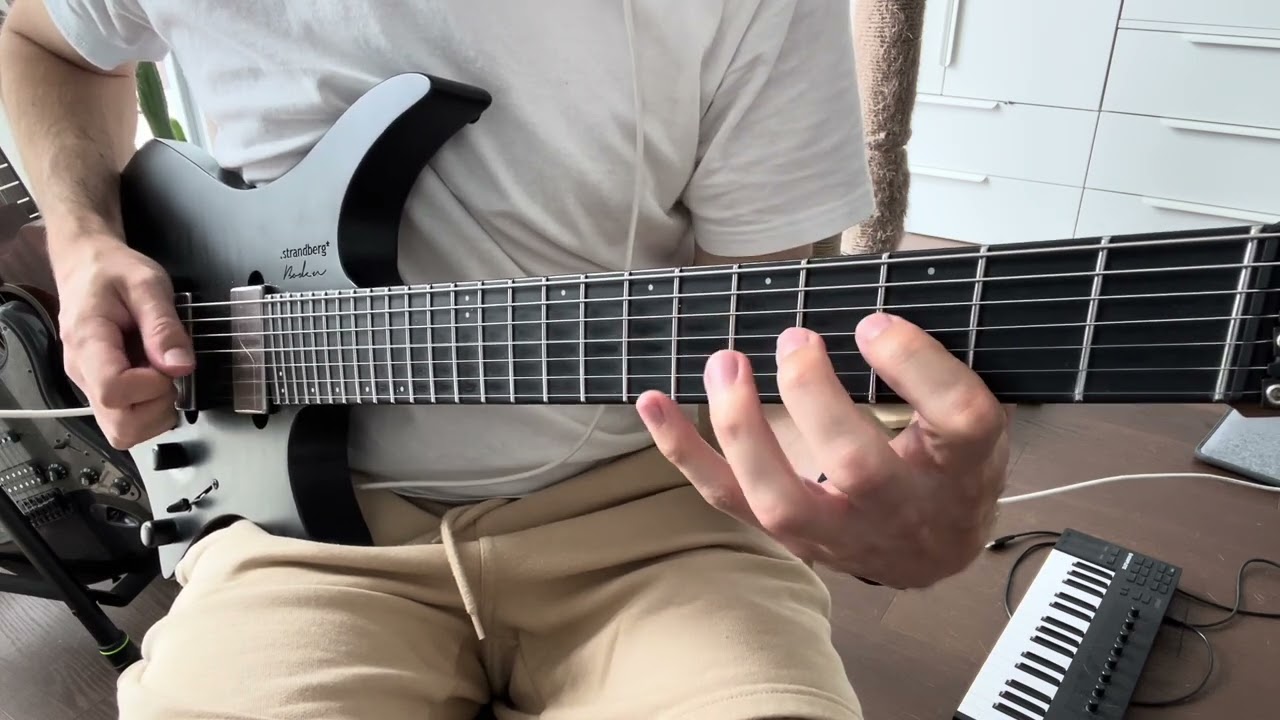 Roberto Barlocci playing the Nightwish Wishmaster intro riff on electric guitar