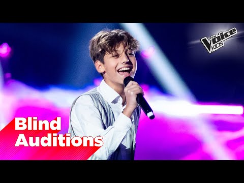 Emanuele with "Dieci Ragazze" by Lucio Battisti | The Voice Kids Italy Blind Auditions