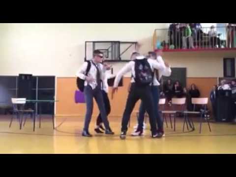 skecz kabaretowy - turniej klas drugich (klasa 2D)