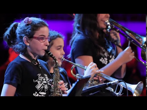 2011 Si tu vois ma mere     SANT ANDREU JAZZ BAND ( Alba Esteban , Alba Armengou, Paula Berzal)