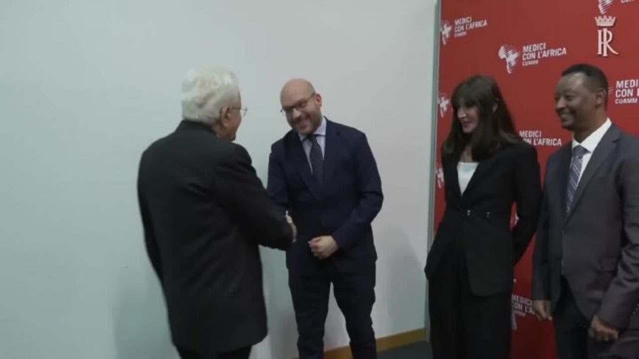 Standing ovation per Mattarella a Padova all'Annual meeting 2025 dei Medici con l'Africa