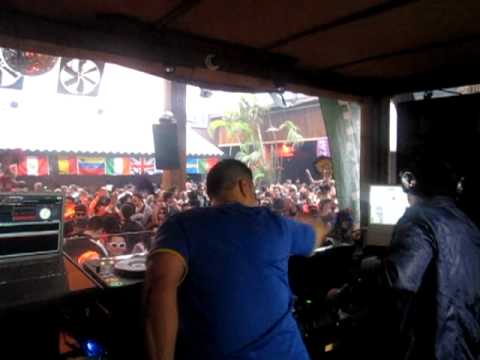 "World Sounds Brazilian Carnival 2010 at Space Miami Terrace" with DJ's Lazardi & Mark M