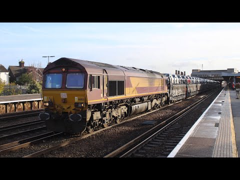 DB Cargo 66103 passes Tonbridge working a daylight 6X13 - loaded Toyotas - 9/11/22