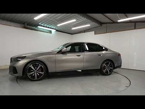 BMW 5-Series 530e M Sport Pro - Image 2