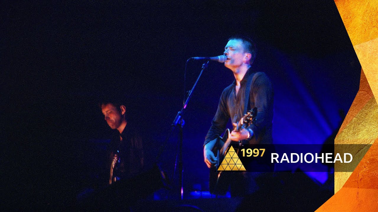 Radiohead - Karma Police (Glastonbury 1997) - YouTube