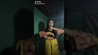 Download lagu Berbeda kasta mp3