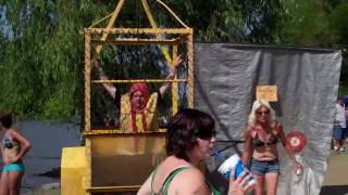 preview picture of video 'hotdog man in the dunk tank redneck fishin tourney bath il. 2010'