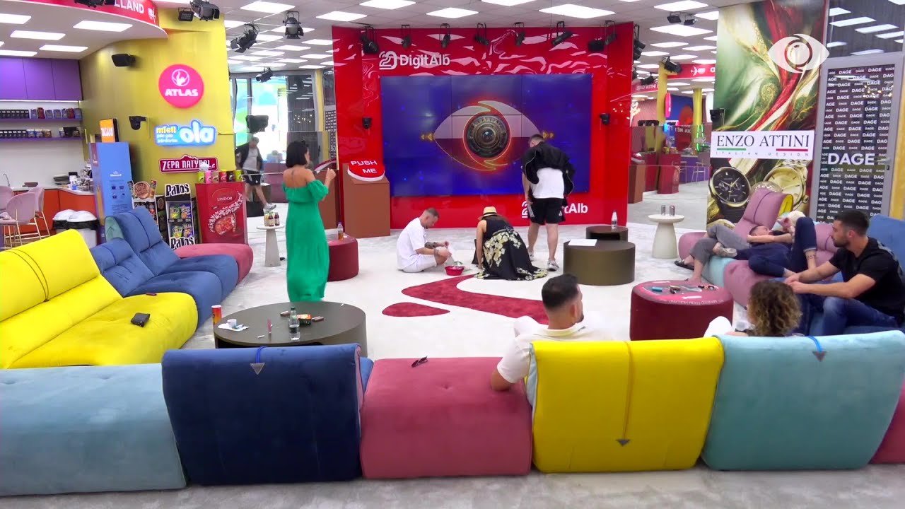 Fashion Show Ovvital, banorët organizojnë një sfilatë për vezën më të bukur