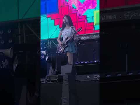260425 히어로락페스티벌 QWER-눈물참기 히나 직캠