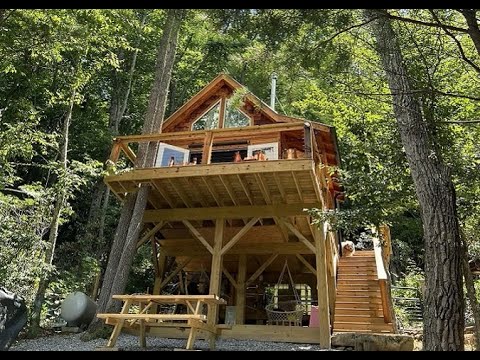 This stunning off-grid treehouse uses a  HomeBiogas Bio-Toilet to create clean energy!