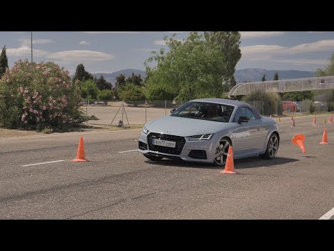Audi TT Roadster 2019 – Maniobra de esquiva (moose test) y eslalon | km77.com