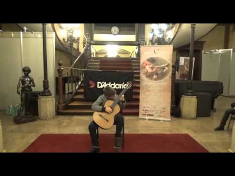 Dominic Mihailescu plays at Gala of young guitarists in affirmation