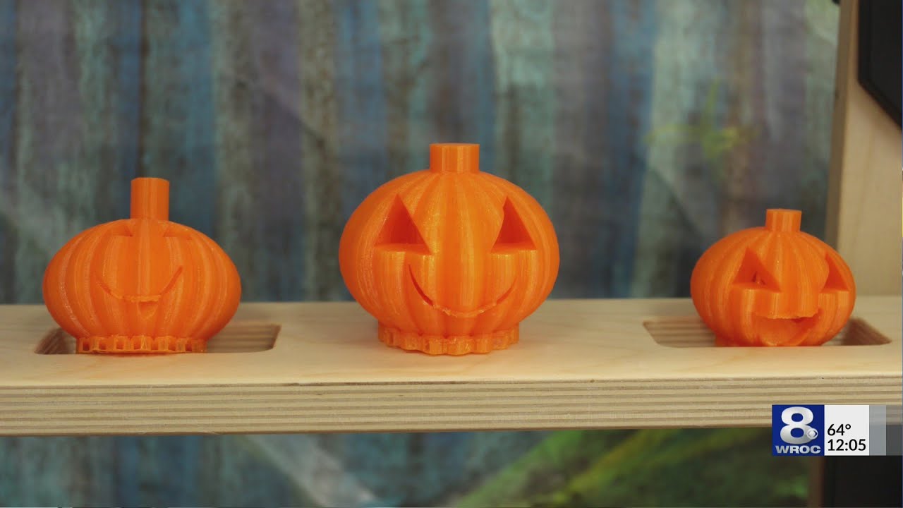 Students carve pumpkins with 3D technology