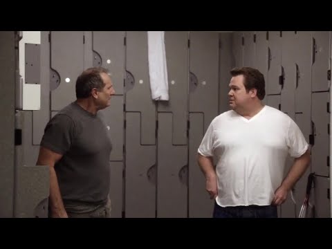 Modern Family 1x14 - Jay and Cam have a "moon landing"