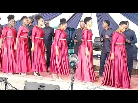 SALASALA CHOIR live marching