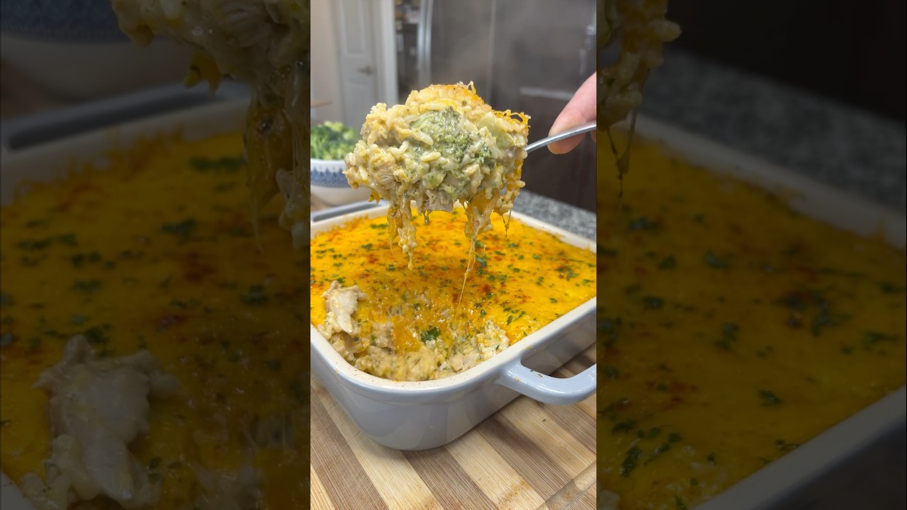 Cheesy Chicken Broccoli Rice Casserole🧀 for an easy dinner #cooking #casserole #dinnerrecipe #food