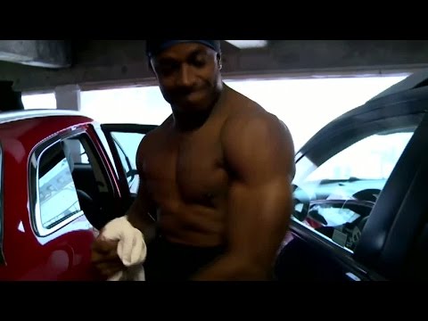 Phoenix flexar musklerna - Spring! (TV4)