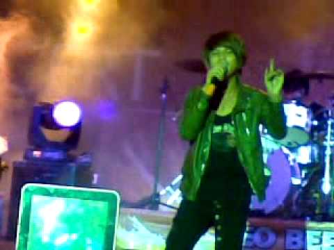 sunday keo veasna song on concert LEO BEER in angkor chum